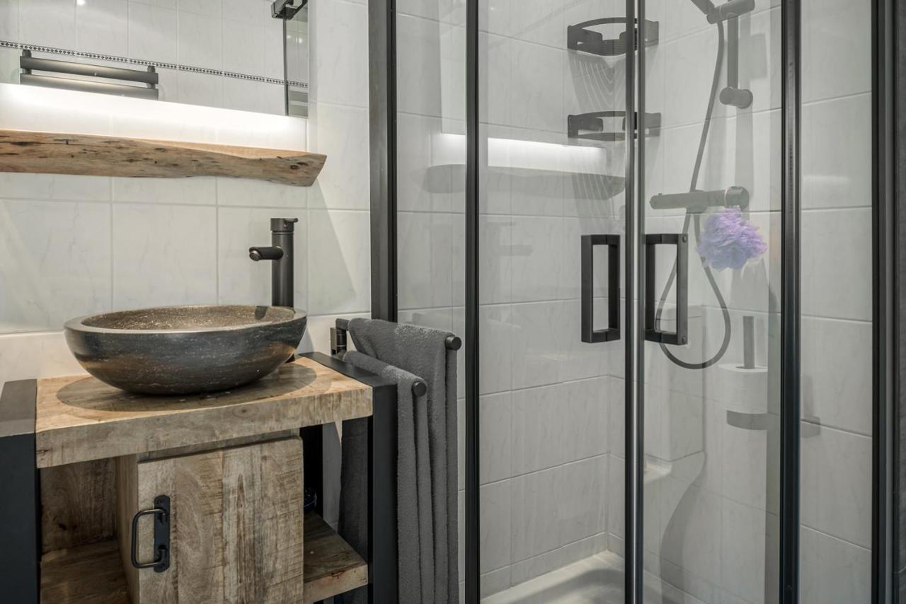 Vakantiewoning Met Serre En Airconditioning Tzummarum المظهر الخارجي الصورة