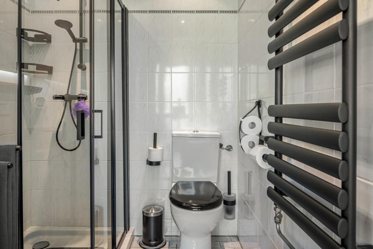 Vakantiewoning Met Serre En Airconditioning Tzummarum المظهر الخارجي الصورة