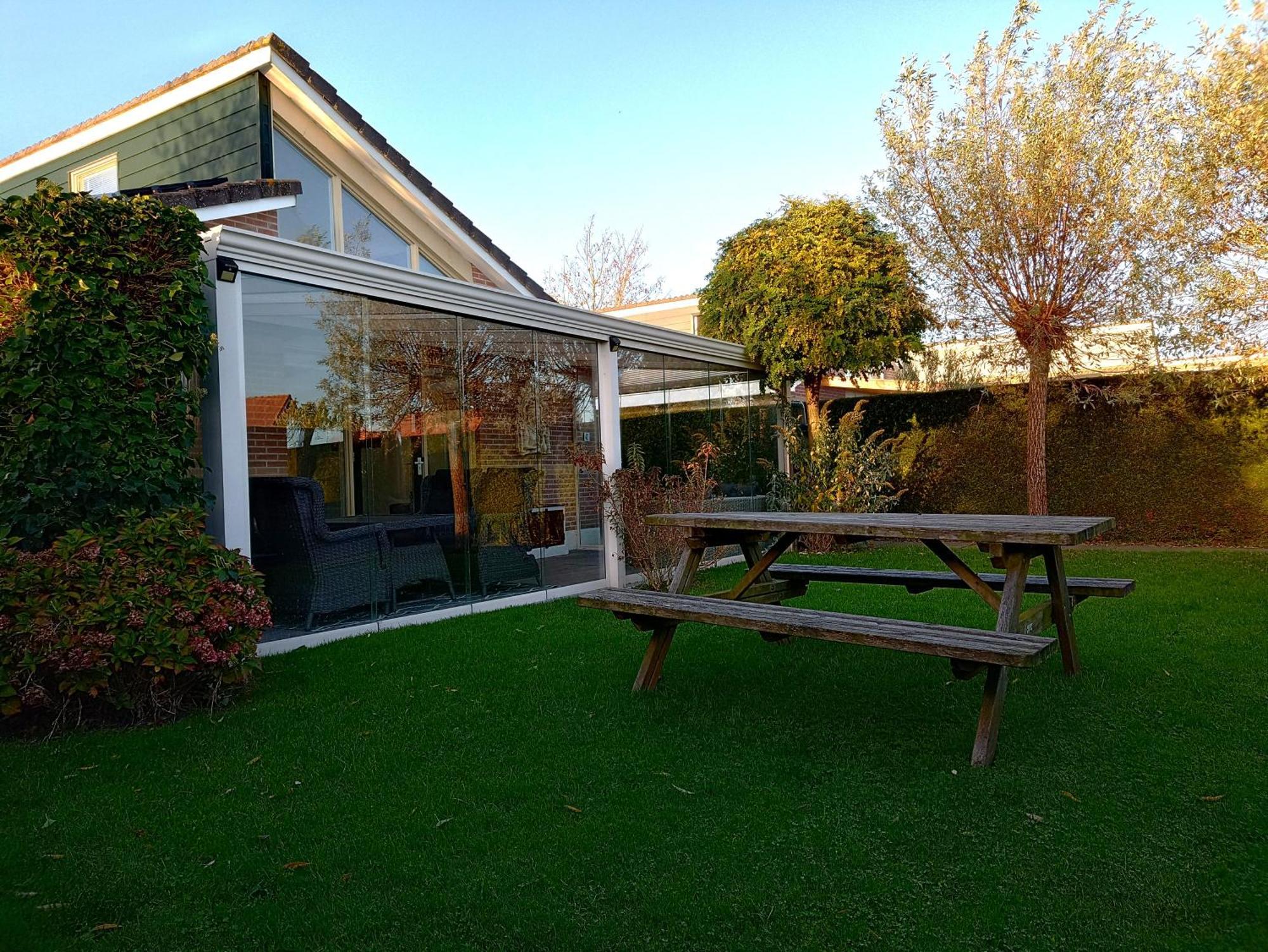 Vakantiewoning Met Serre En Airconditioning Tzummarum المظهر الخارجي الصورة